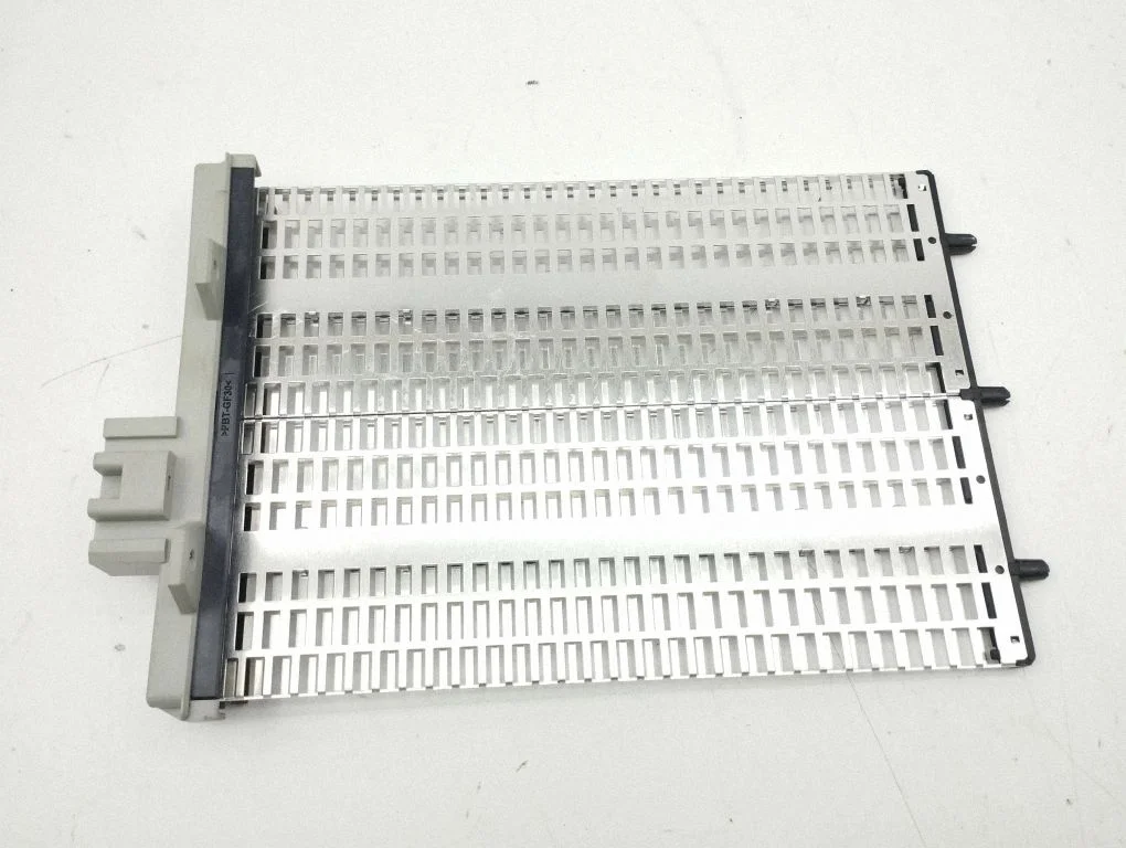 Elektriline salongi küttekeha radiaator C18A01K057