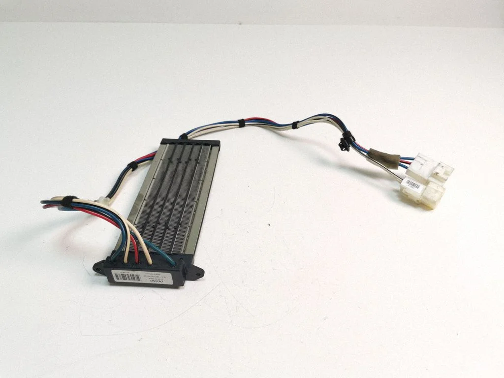 Elektriline salongi küttekeha radiaator 08T030K0159