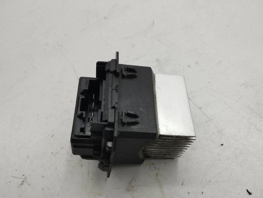 Krāsniņas ventilatora rezistors (reostats) T1017846R