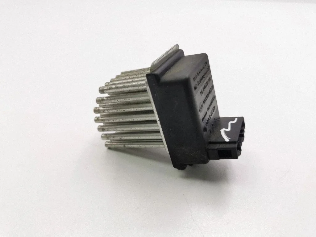 Krāsniņas ventilatora rezistors (reostats) 4B0820521