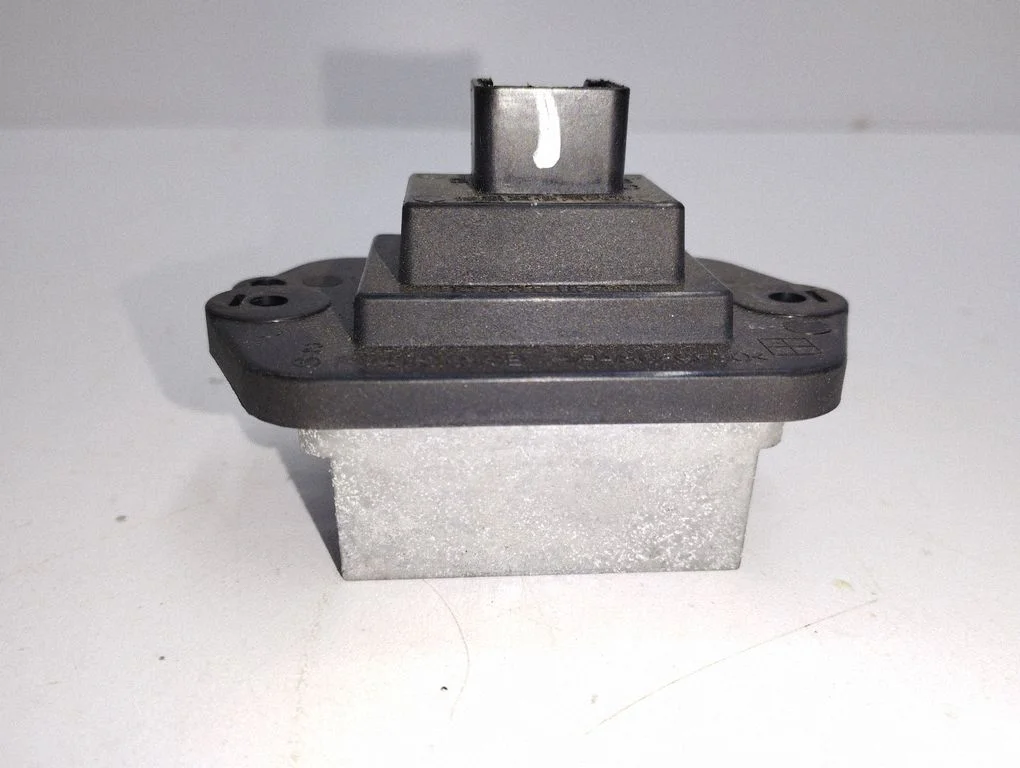 Heater blower motor/fan resistor PM010010B