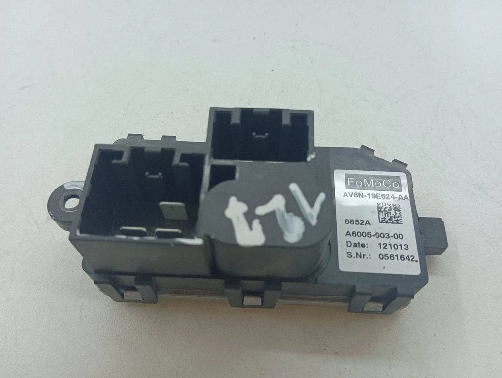 Heater blower motor/fan resistor AV6N19E624AA