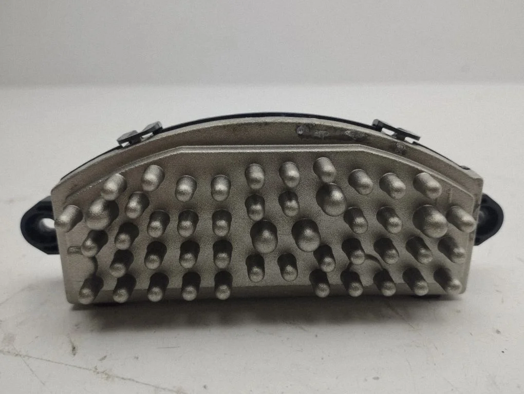 Heater blower motor/fan resistor 5WA907521
