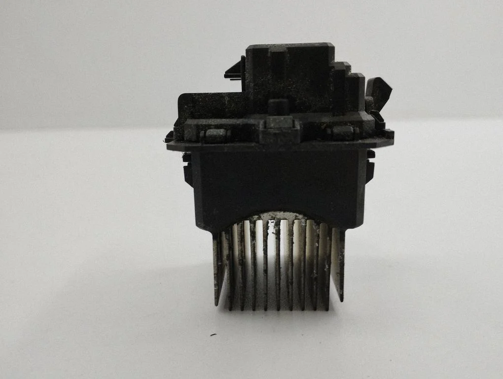 Heater blower motor/fan resistor 145R51NR7