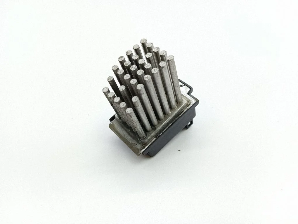 Krāsniņas ventilatora rezistors (reostats) 4B0820521