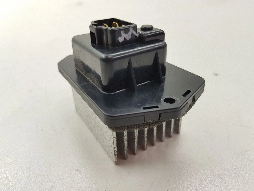 Heater blower motor/fan resistor – Honda CR-V (2007-2012)