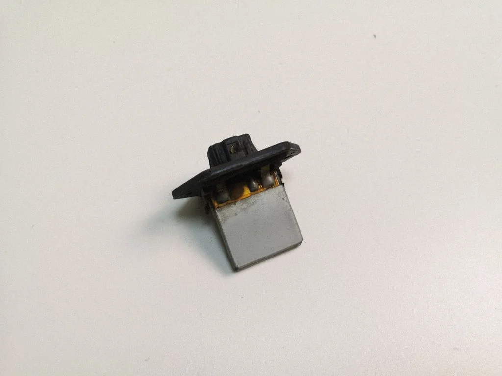Heater blower motor/fan resistor
