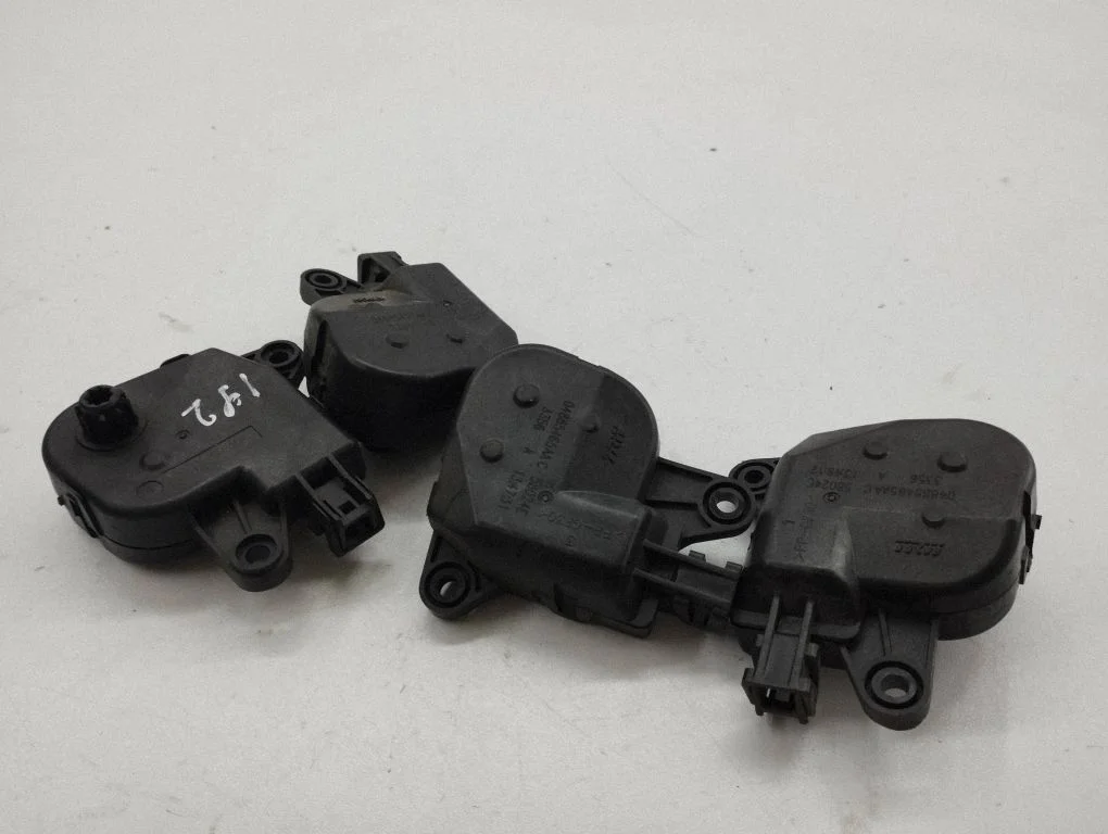 Air flap motor/actuator 04885465AAC