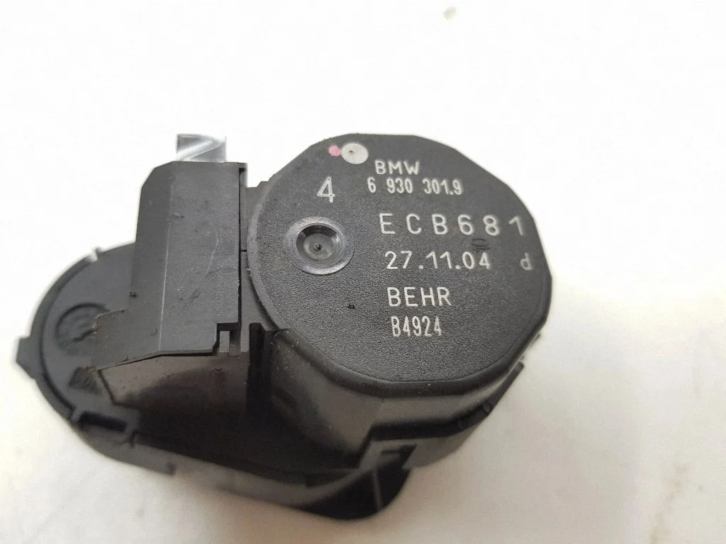 Silniczek klapki nawiewu 6930301