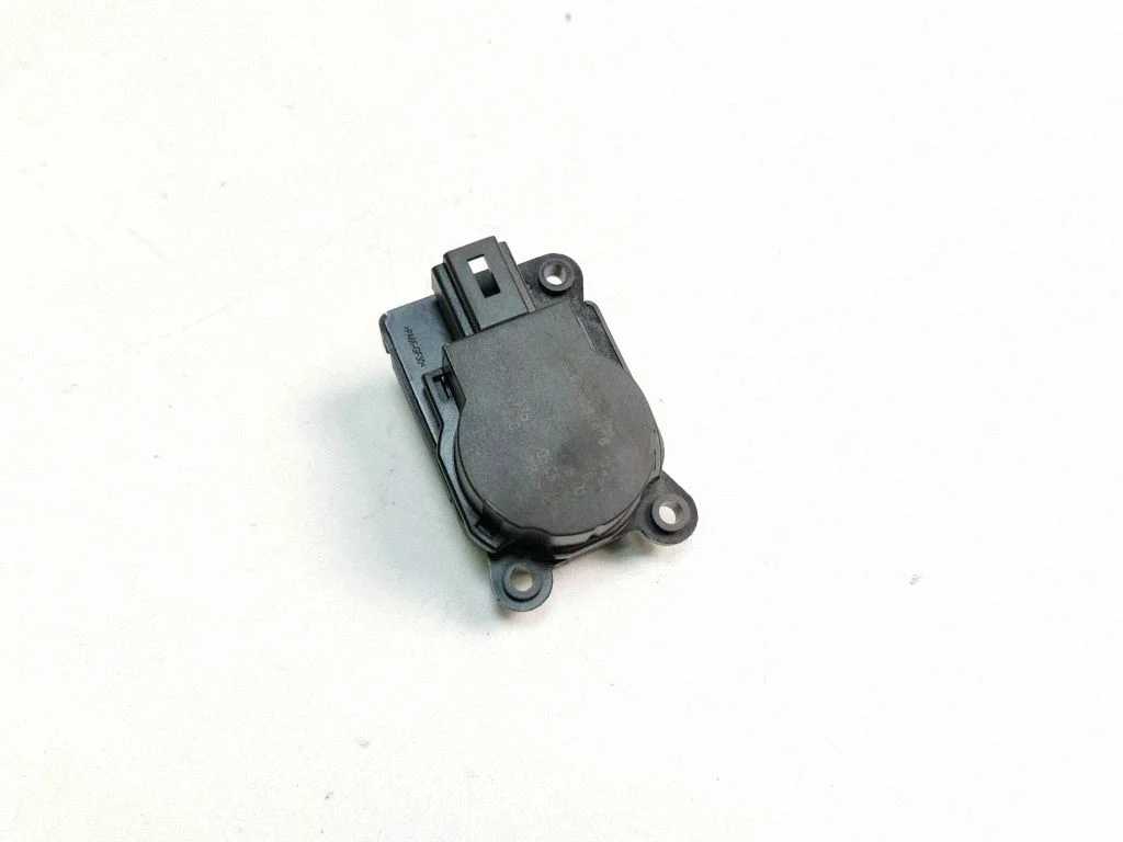 Gaisa aizvara motoriņš/aktuators AV6N19E616AA