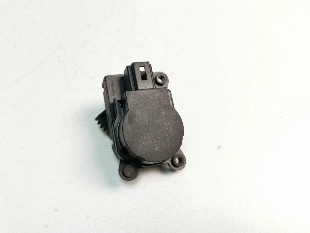 Gaisa aizvara motoriņš/aktuators AV6N19E616AA