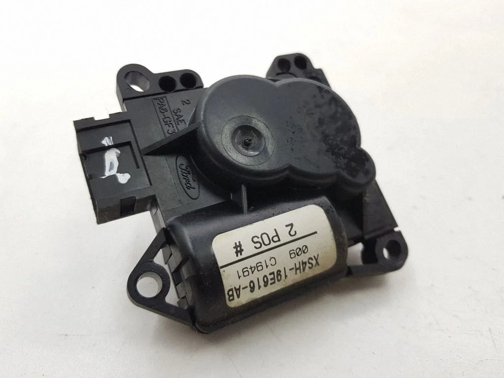 Gaisa aizvara motoriņš/aktuators XS4H19E616AB