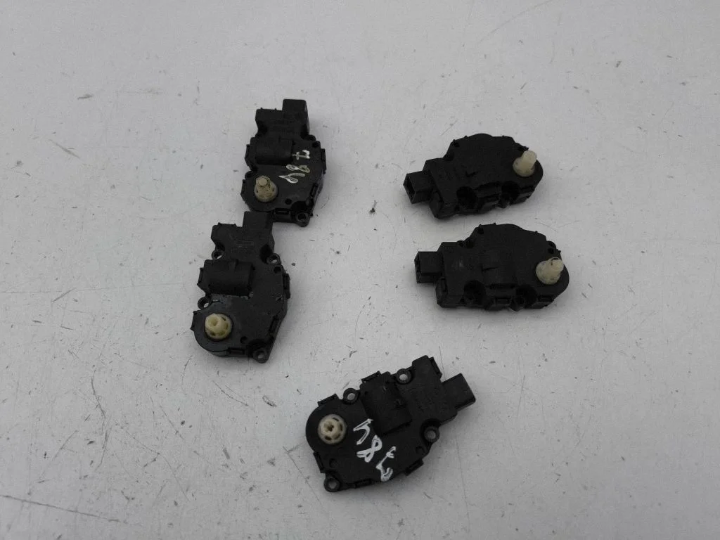 Air flap motor/actuator – Mercedes-Benz C-Class AMG W204 (2007-2014)