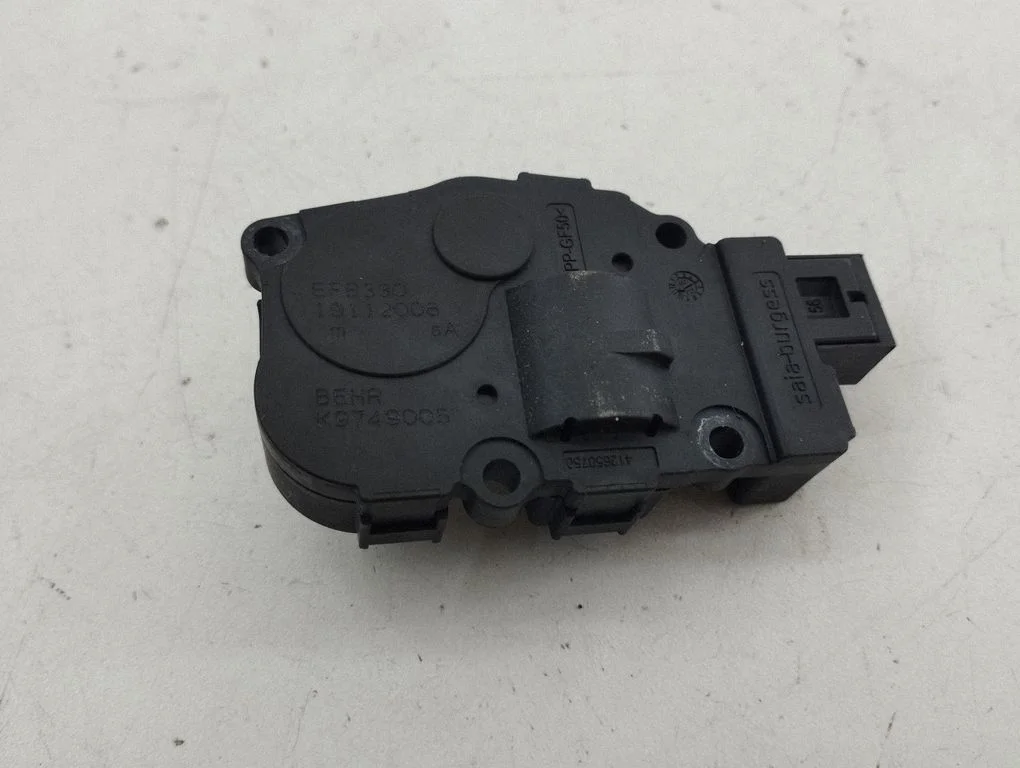 Air flap motor/actuator – Mercedes-Benz C-Class AMG W204 (2007-2014)