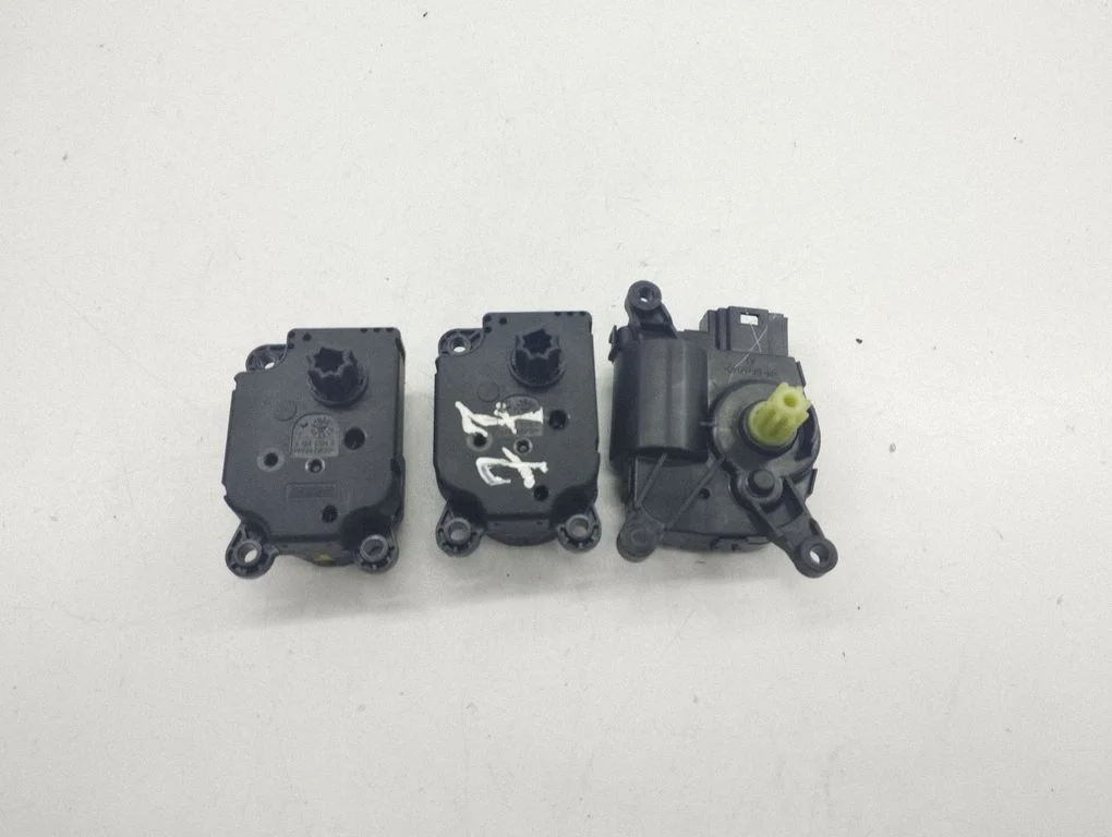 Air flap motor/actuator AV6N19E616AA