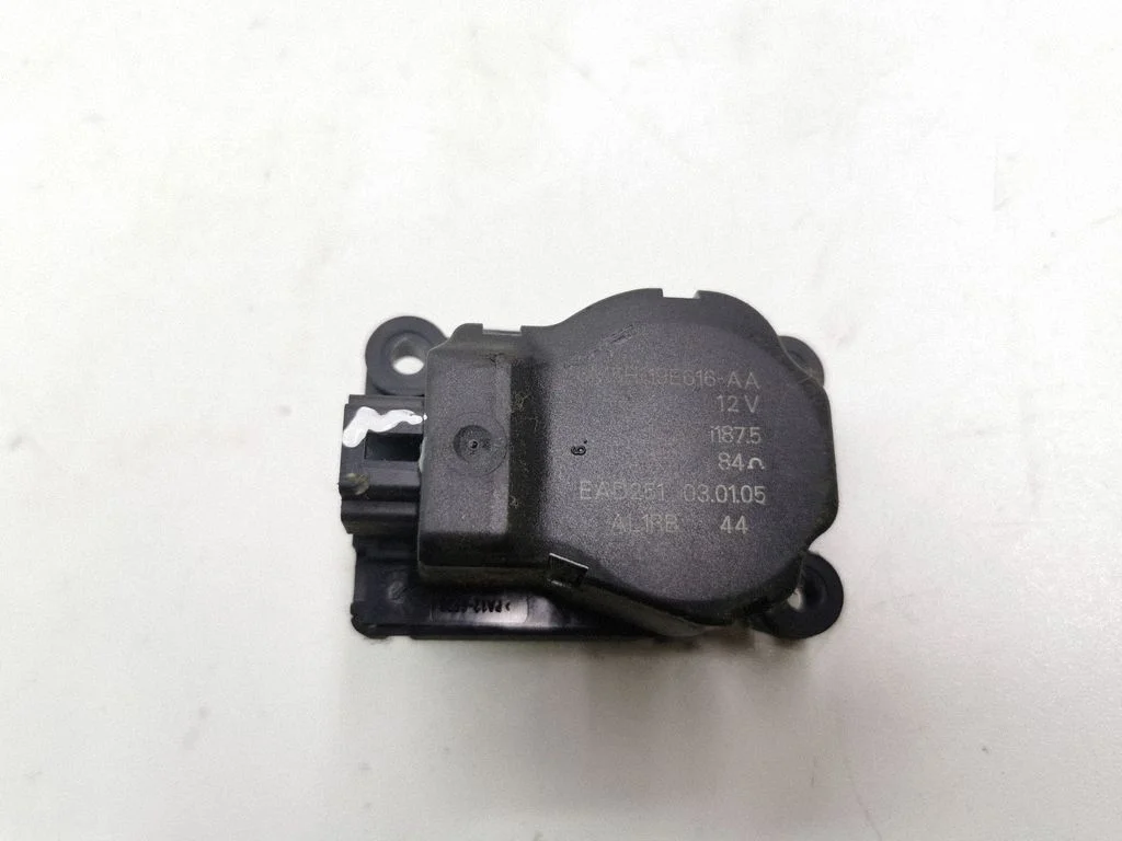 Silniczek klapki nawiewu 3M5H19E616AA