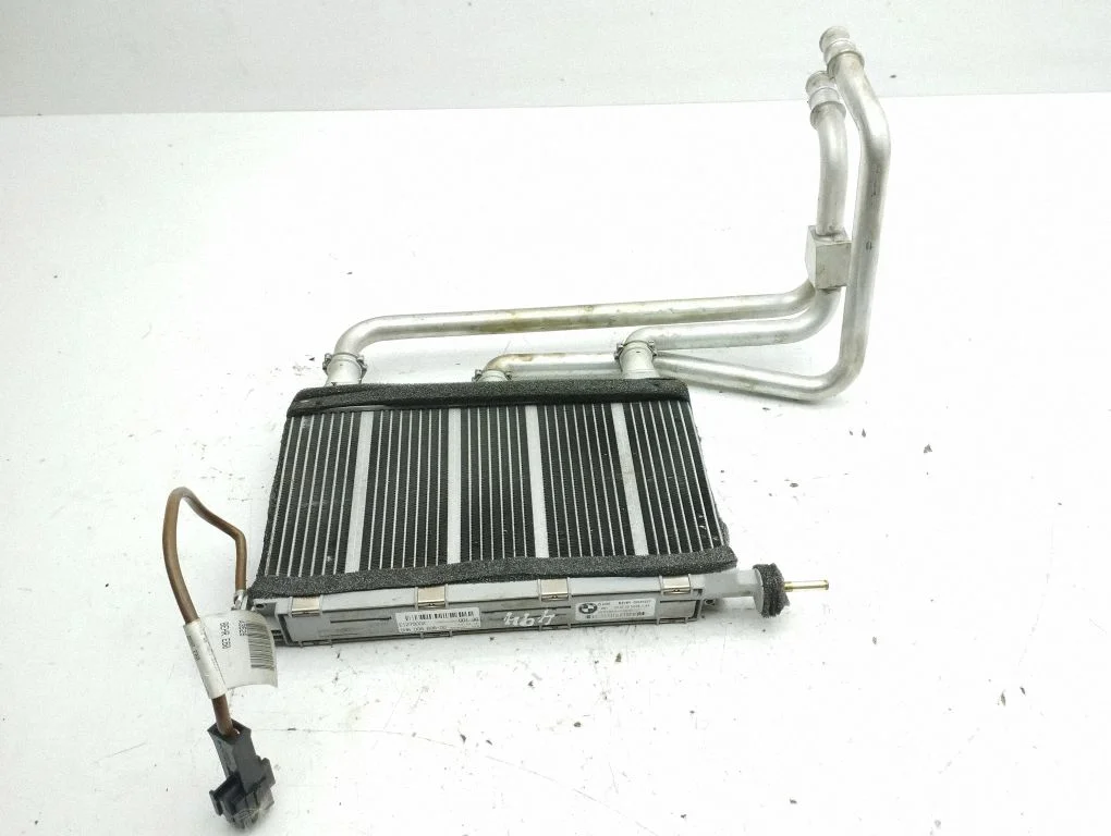 Salongi küttekeha radiaator E5586023