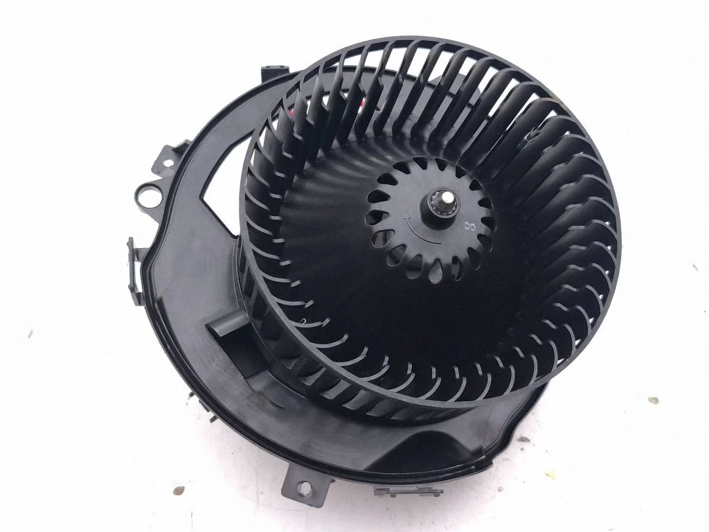 Krāsniņas ventilators/pūtējs 5WC819021B