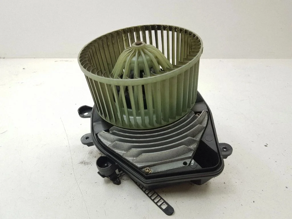 Heater fan/blower 8D1820021
