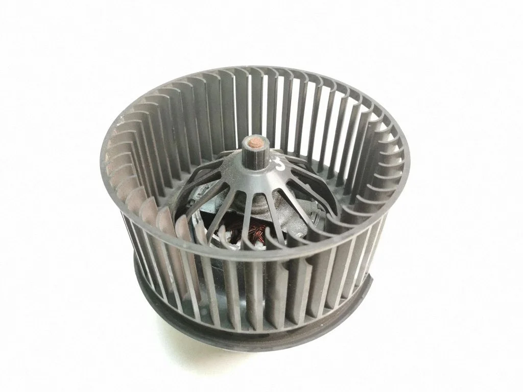Krāsniņas ventilators/pūtējs AV6N18456BB