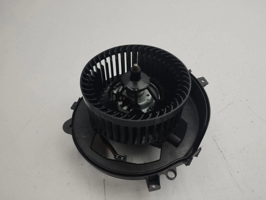 Heater fan/blower 5WC819021