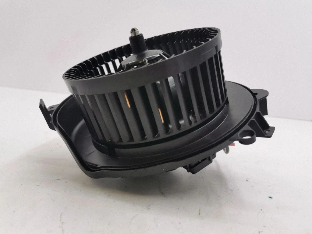 Heater fan/blower 5WC819021A