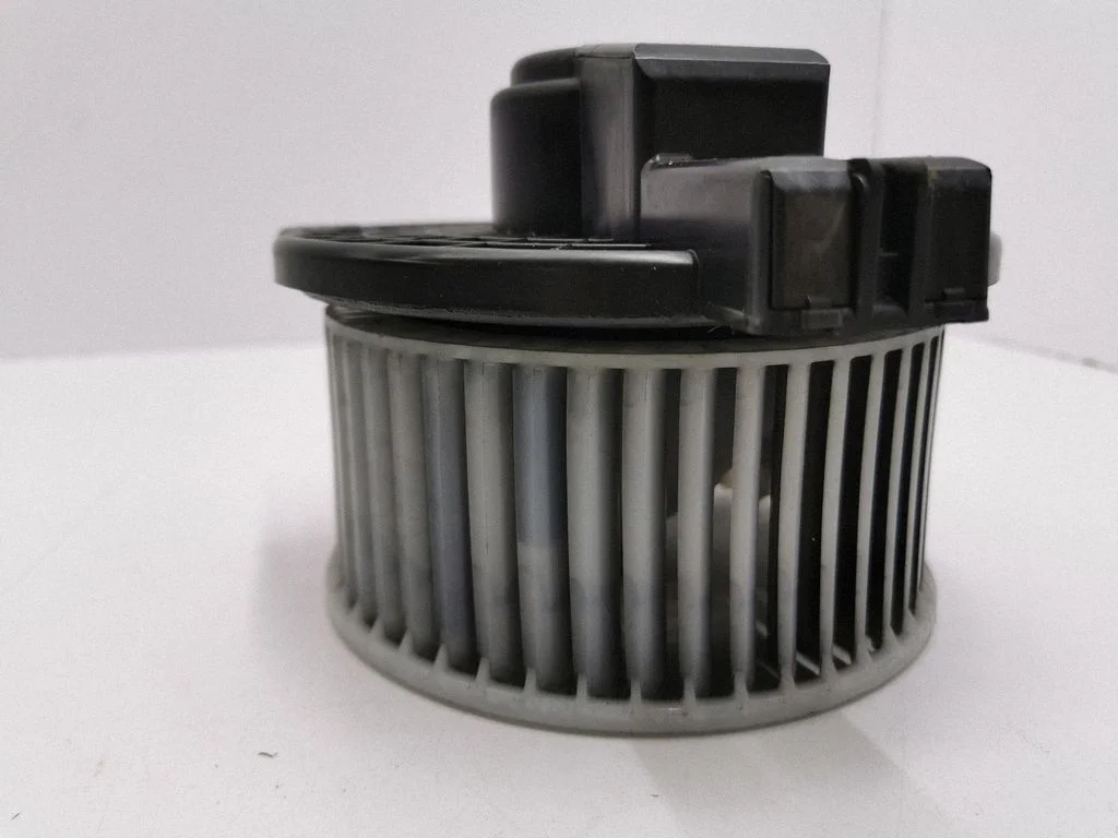 Krāsniņas ventilators/pūtējs – Mazda CX-5 (2012-2017)
