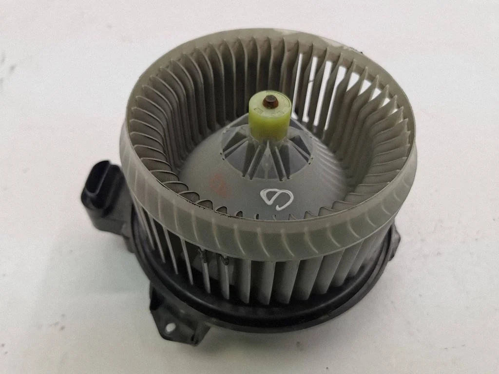 Krāsniņas ventilators/pūtējs AV2727008083