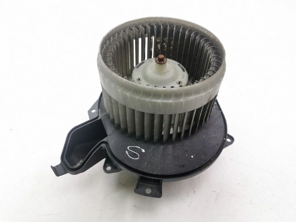 Heater fan/blower E07901