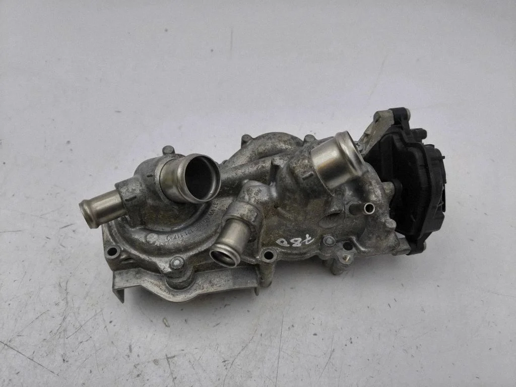 Water pump 05E121117A
