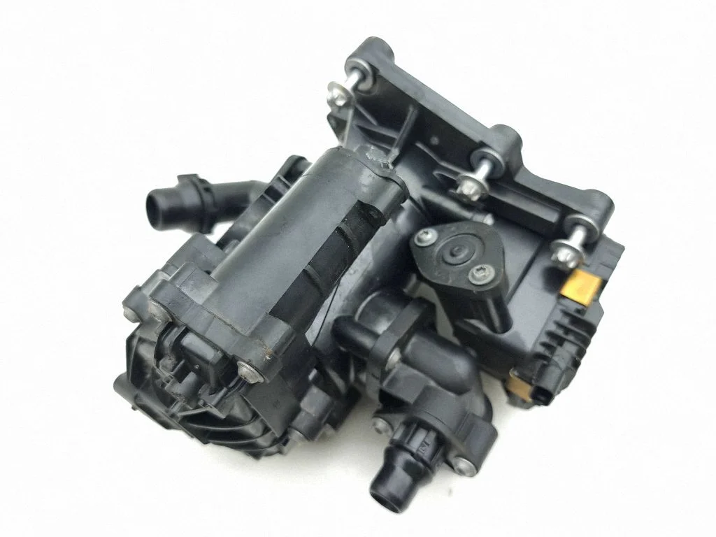 Thermostat/thermostat housing 9096577
