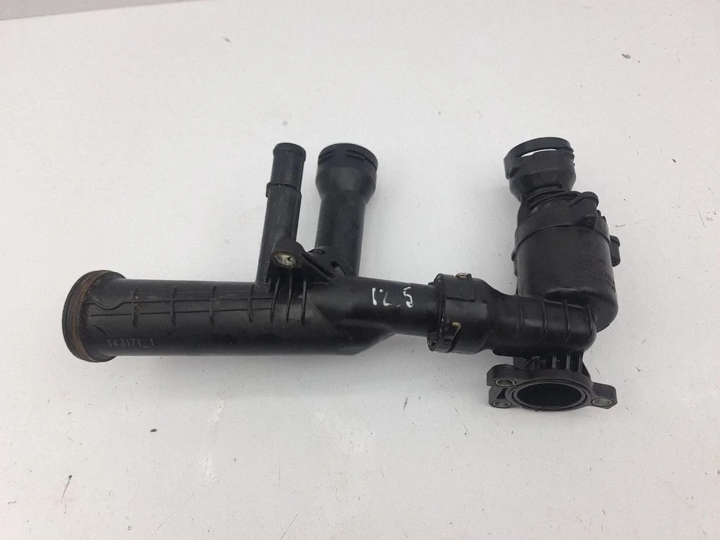 Thermostat/thermostat housing 04L121111H