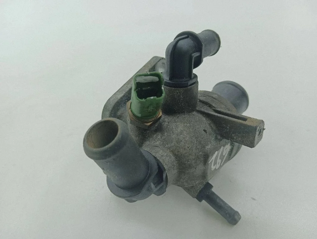 Thermostat/thermostat housing – Opel Corsa D (2006-2014)