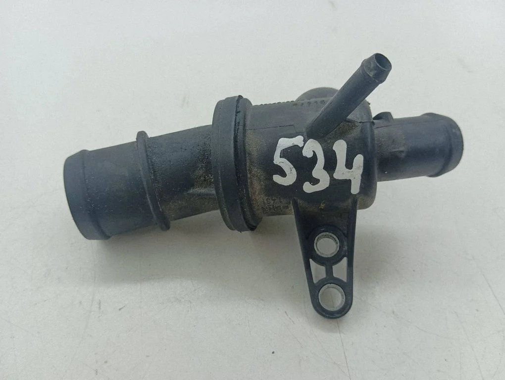 Thermostat/thermostat housing – Mercedes-Benz B-Class W245 (2005-2011)