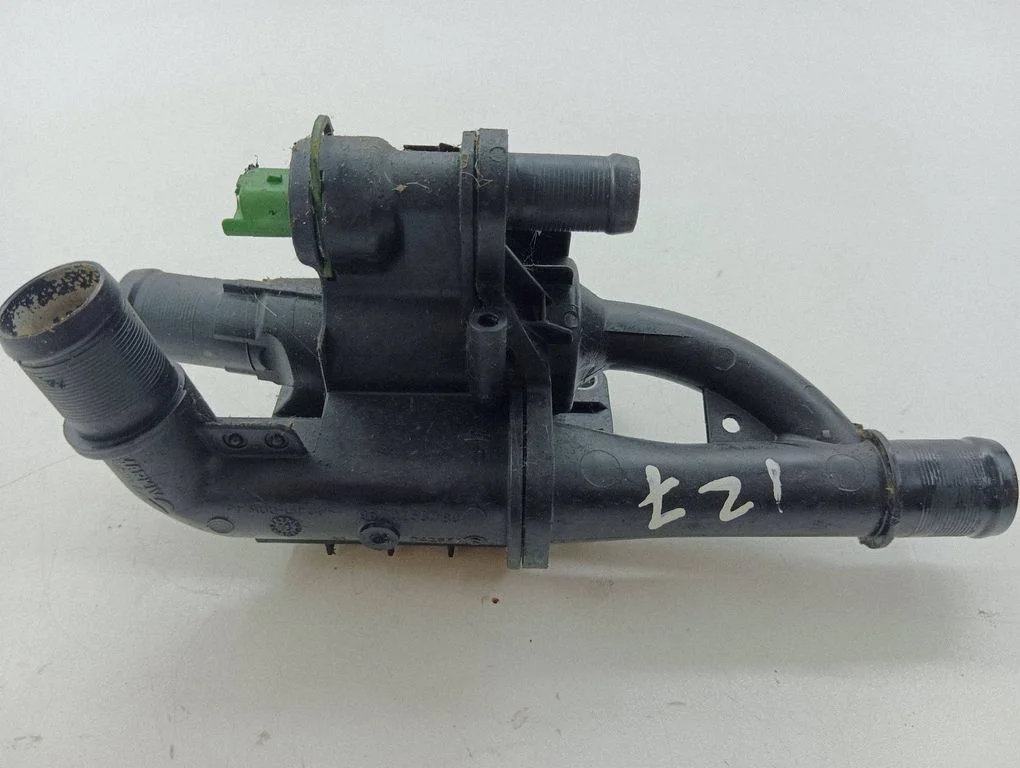 Thermostat/thermostat housing – Ford Focus (2010-2017)