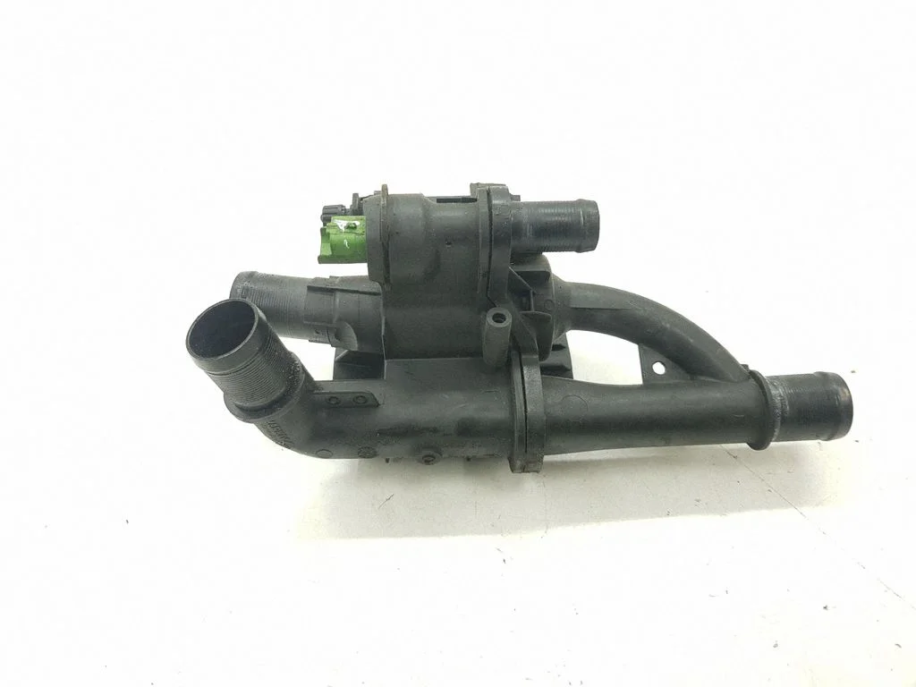 Thermostat/thermostat housing – Ford Focus (2010-2017)