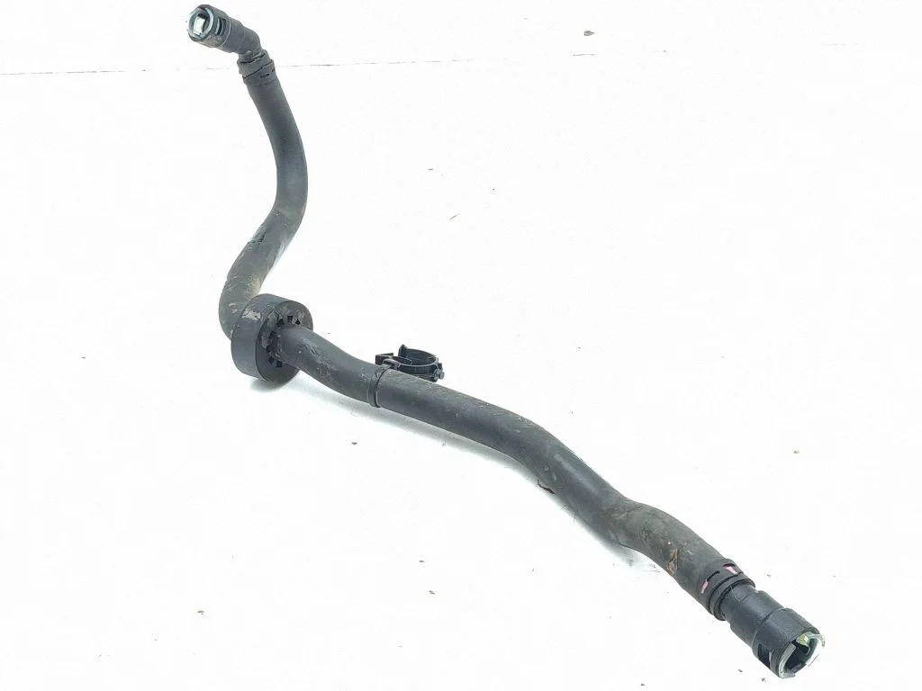 Mootori jahutusvedeliku toru / voolik LJ938D011CA
