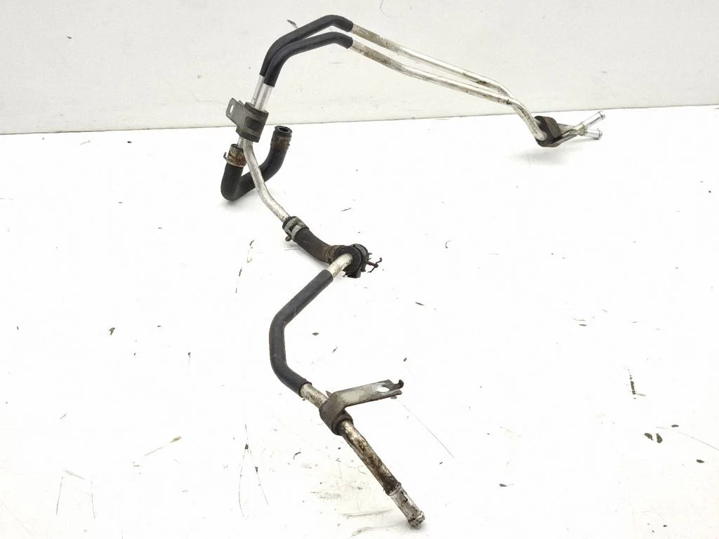 Engine coolant pipe/hose