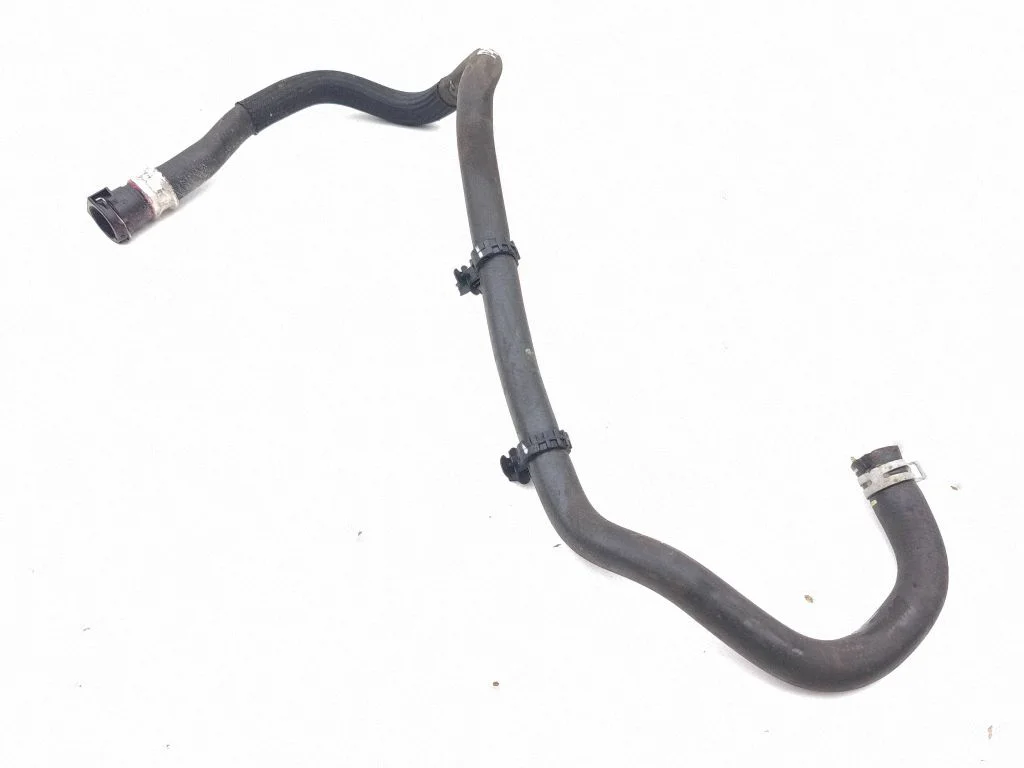 Engine coolant pipe/hose