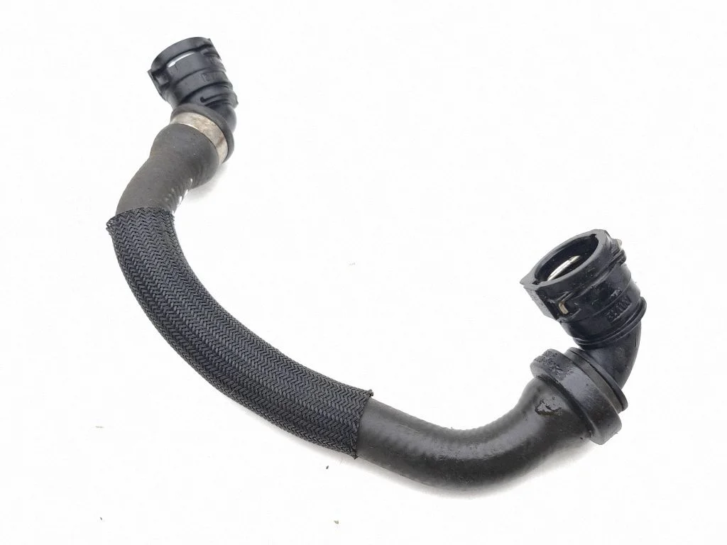 Engine coolant pipe/hose 8841818