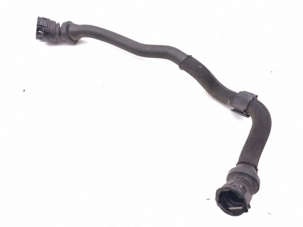 Engine coolant pipe/hose 8841814