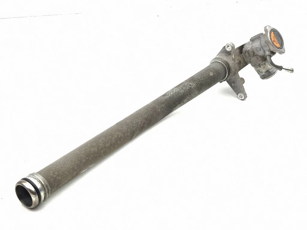 Engine coolant pipe/hose