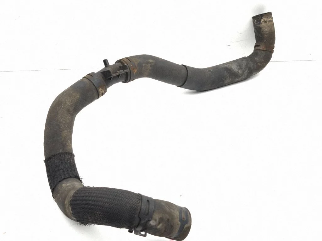 Engine coolant pipe/hose