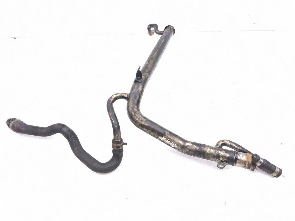 Engine coolant pipe/hose
