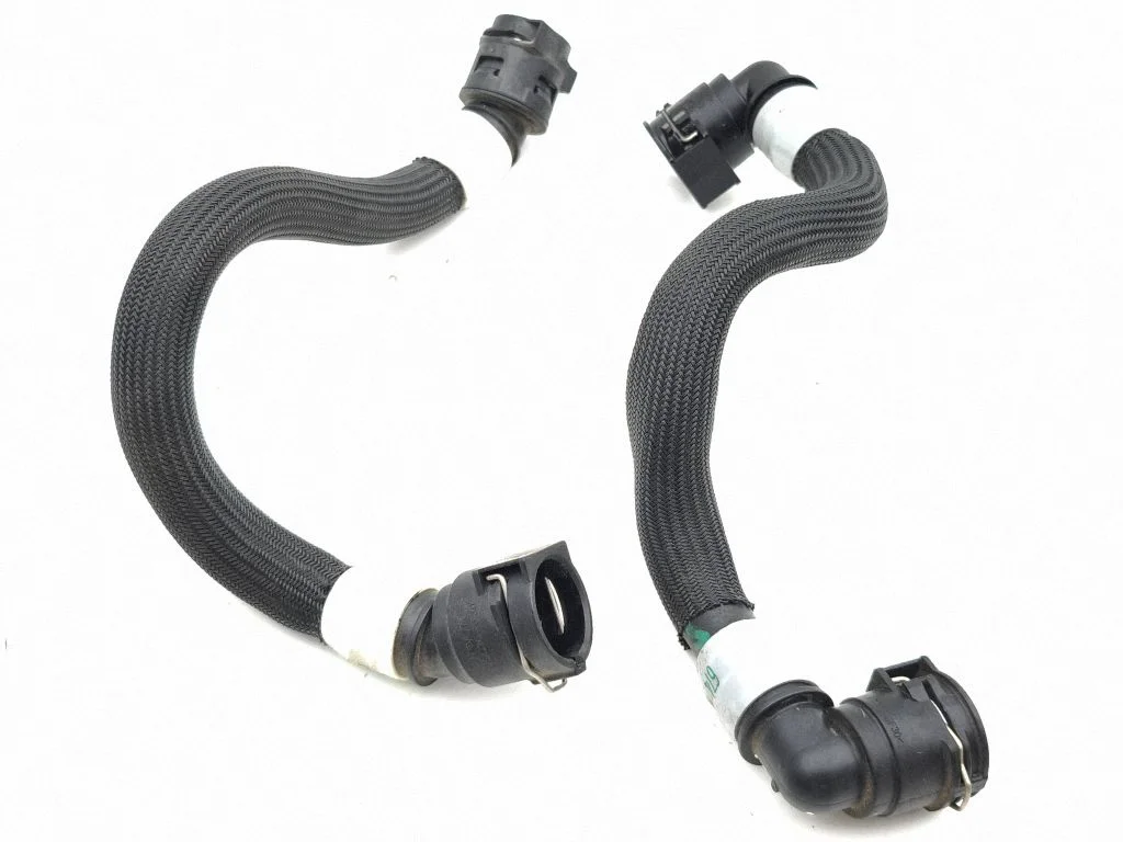Engine coolant pipe/hose