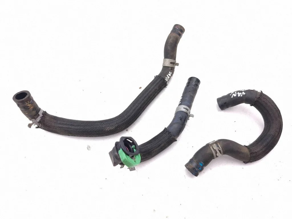 Engine coolant pipe/hose