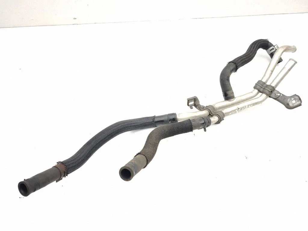Engine coolant pipe/hose