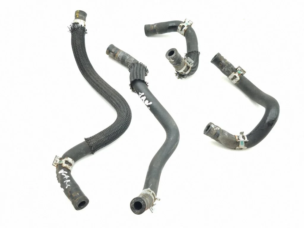 Engine coolant pipe/hose