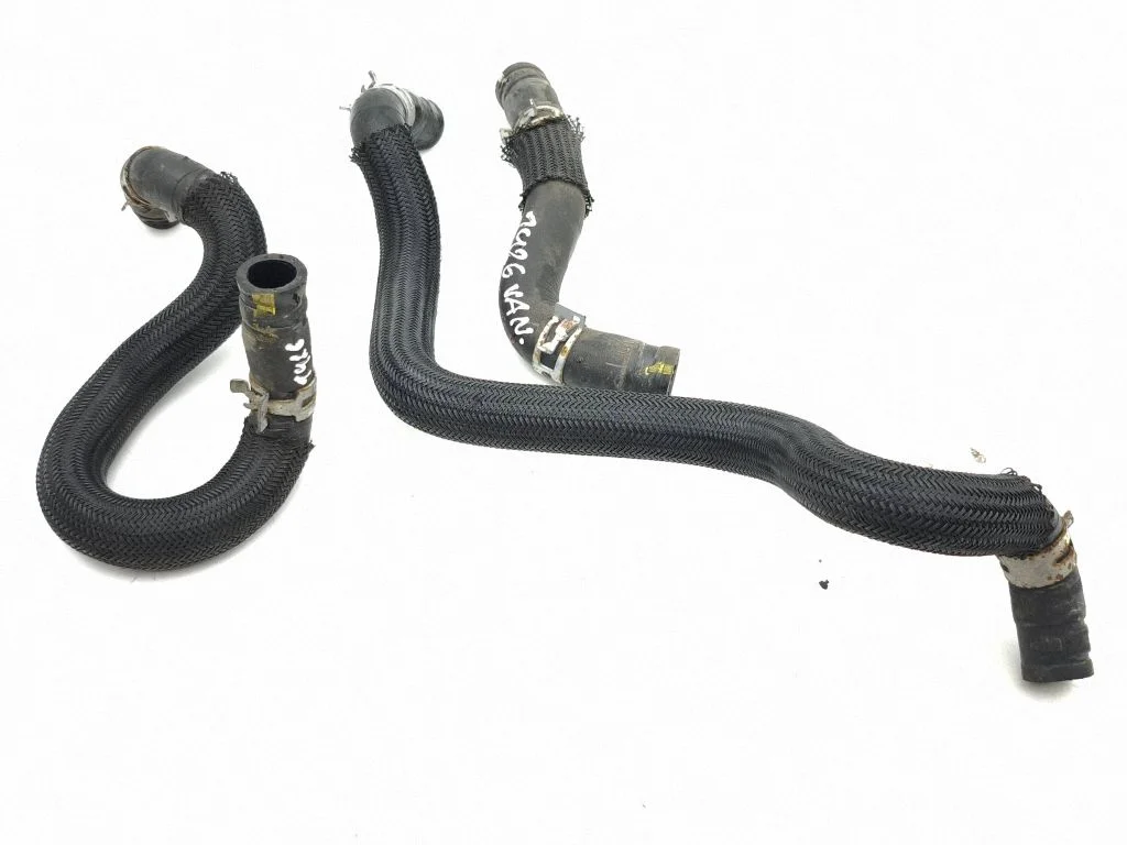 Engine coolant pipe/hose