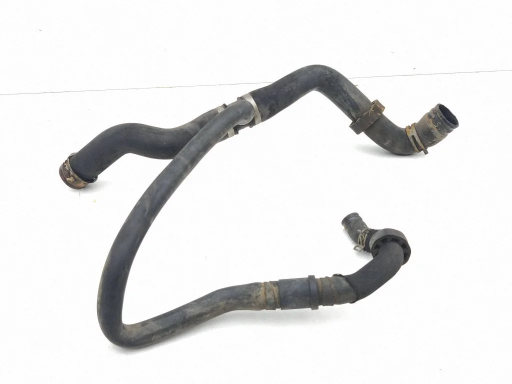 Engine coolant pipe/hose